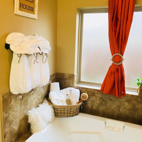 Meet your Posher, Lenora - Picture 4 of 12